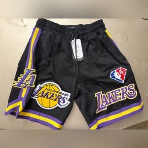 Pro Standard Men's Los Angeles Lakers NBA 17x Finals Champions Shorts Size Large